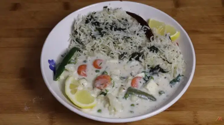 Creamy Cauliflower Paneer with Spinach Rice Bowl